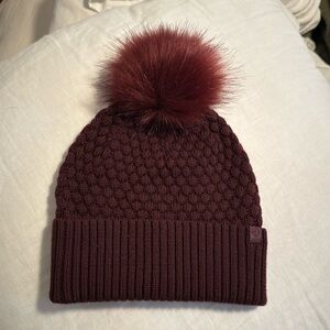 NWT Lulu Lemon Bubble Knit Pom Beanie